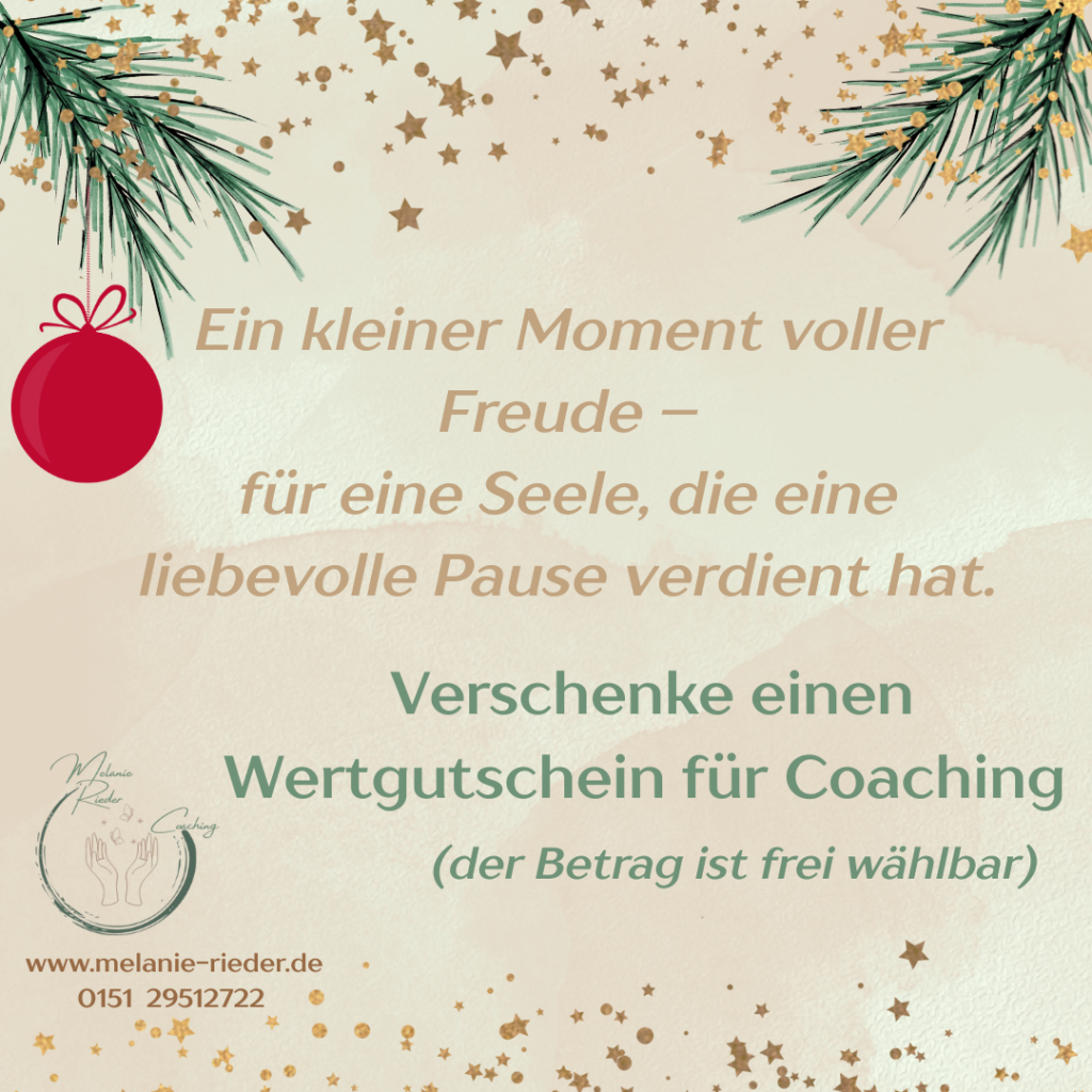 Geschenkgutschein zu Weihnachten. Tannenzweige und Kugel. Verschenke einen Wertgutschein zu Weihnachten